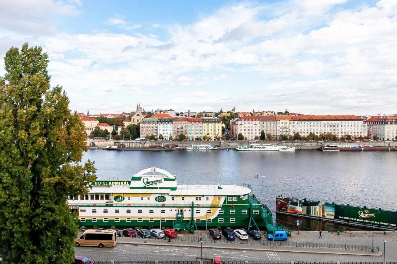 Attic On Waterfront / View / Netflix Apartment Prague